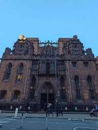 🏛️ Design of the John Rylands Library: A Neo-Gothic Masterpiece