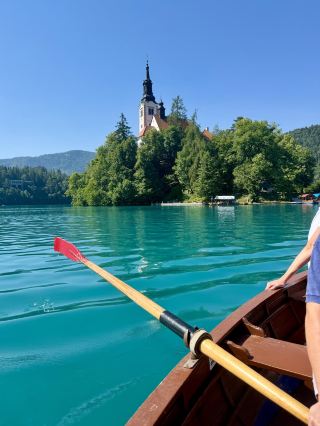The Emerald Alpine Jewel: Lake Bled, Slovenia 🇸🇮⛵