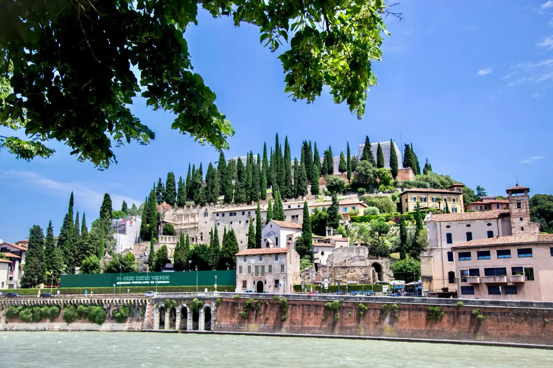 VERONA là thành phố lãng mạn nhất nước Ý.