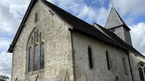 ローマ人が去った後、シチェスターには時の流れが残した遺産が残された。 — traveler post in レディング