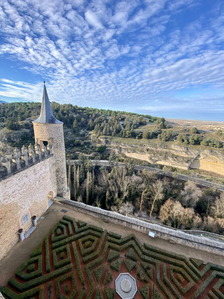 Visiting Madrid? Take a day trip to Segovia! 🇪🇸