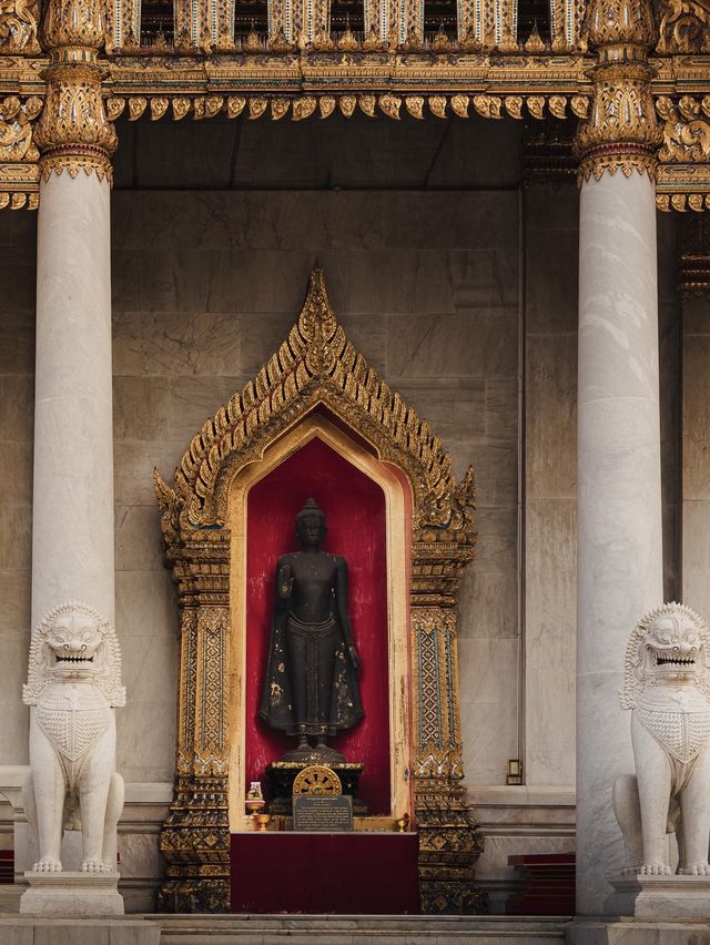 Marble Temple in Bangkok: Wat Benchamabophit 