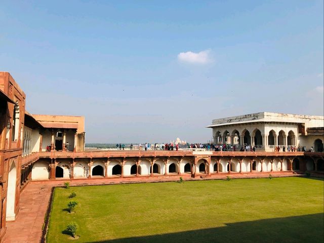 A Must Visit Fort in Agra 🇮🇳