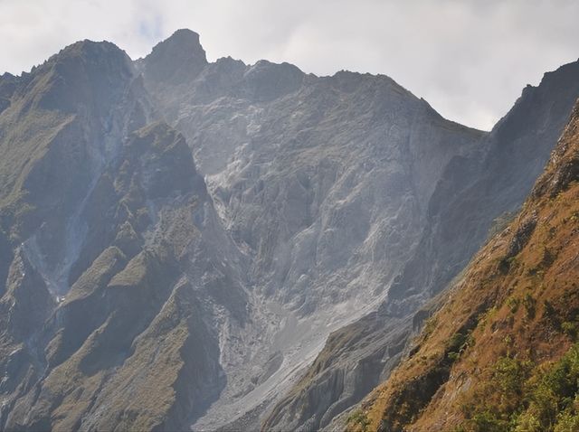 Trekking to a Volcano in Zambales 🇵🇭