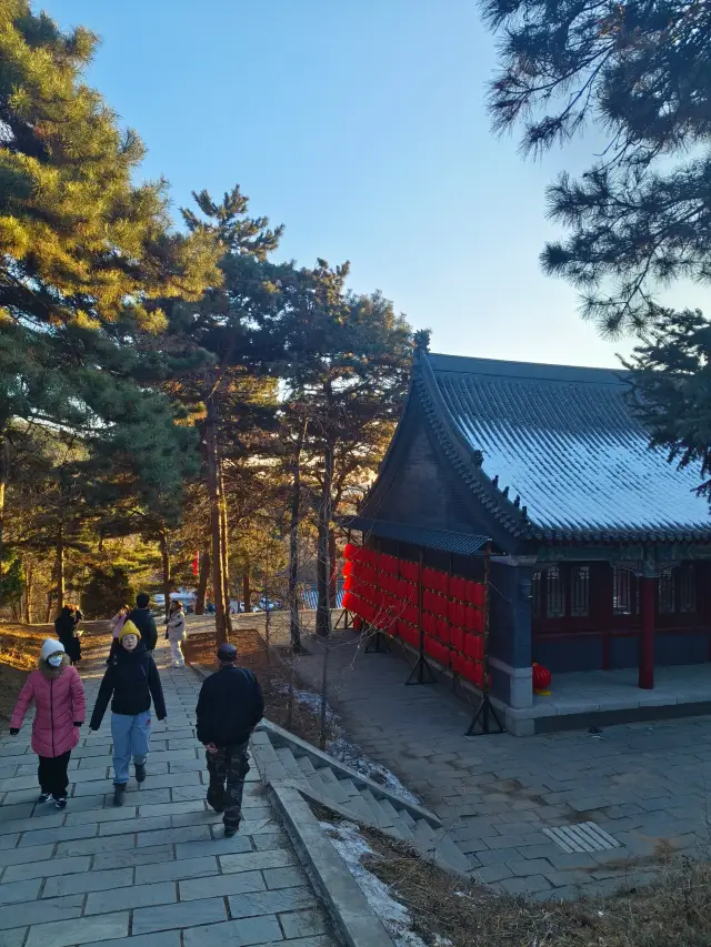 It's not that the Yonghe Temple is unaffordable, but the Xiangyang Temple offers even better value for money! Here's a guide
