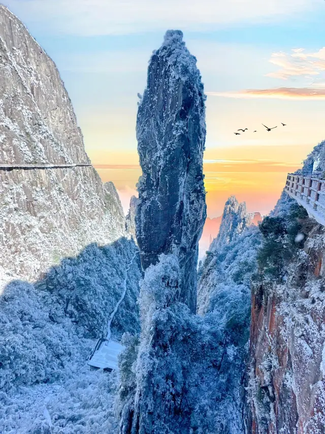 เดิมทีคิดว่าภูเขาเซียนจู่ก็สวยงามพอแล้ว จนกระทั่งไปถึงเขามังกรในเมืองเฉินโจว