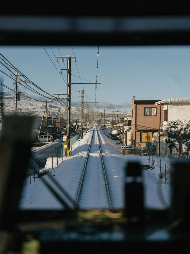 開往富士山的電車富士急行線視角看富士山