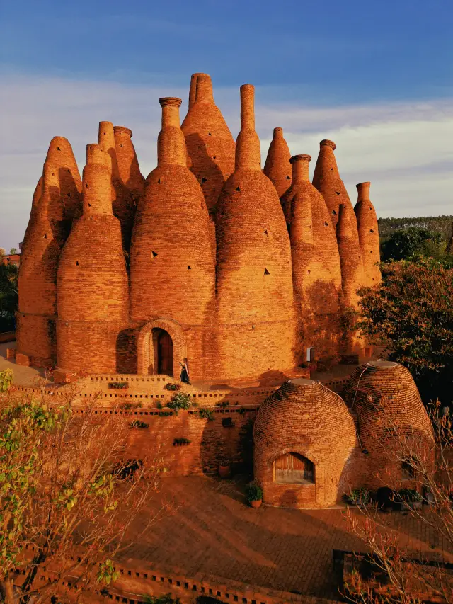 Mile Dongfengyun Town in Honghe, Yunnan, resembles the ancient Babylon on the Mesopotamian plain