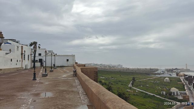 烏達亞古城堡海邊觀景平台