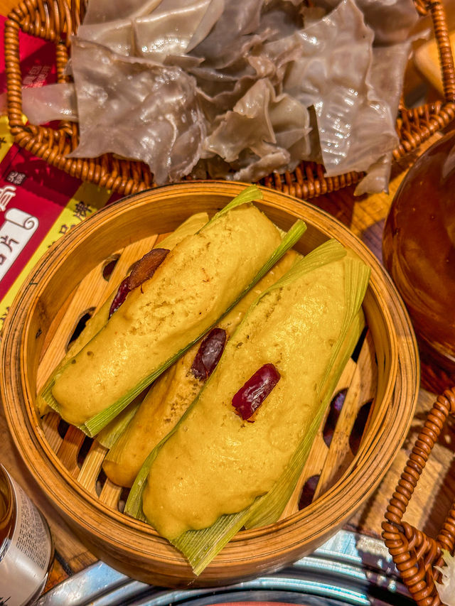 The widely acclaimed Lijiang's Granny's Smoked Ribs, recommended by CCTV, must be scheduled in 👌🏻.