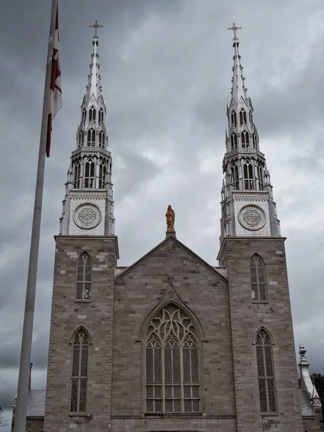 渥太華Ottawa｜小而精緻的聖母大教堂