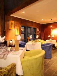 🌟 Luxe Oasis in Kempton Park: African Rock Hotel 🌟
