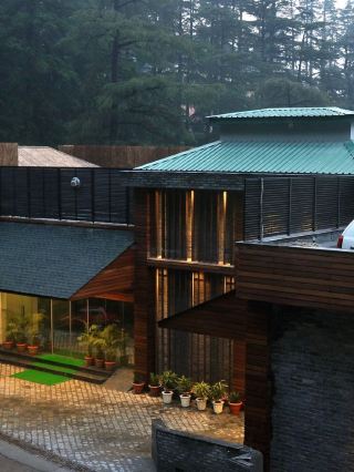 🌟 Shimla's Chic Sleeps: Boutique Bliss! 🏨✨