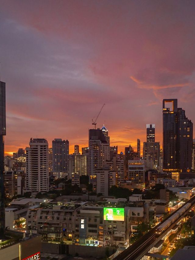 🌟 Bangkok Bliss: Heavenly Beds & Mango Treats at The Westin! 🌟