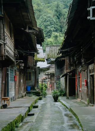 不在雲南，不在貴州，這個被嚴重低估的避世古鎮清涼得不像三伏天