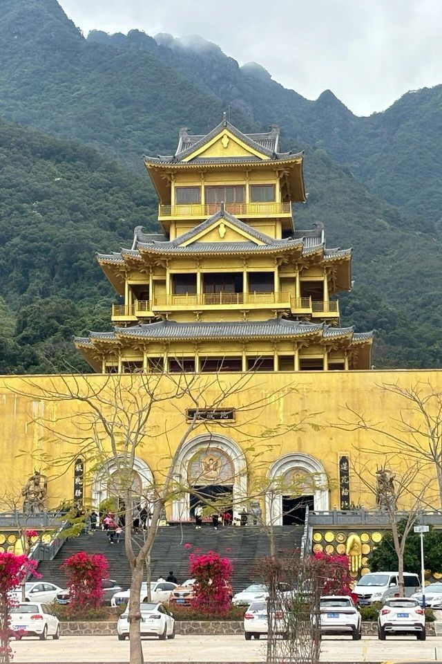 廣東汕尾海豐｜蓮花山雞鳴寺。