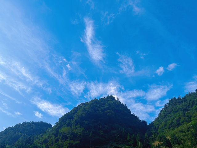 各位朋友！被大自然環抱的古村。。