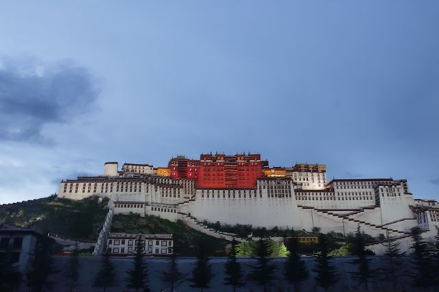 你的信仰在拉薩嗎。