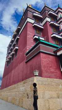 這座寺廟拍照簡直不要太出片了這裡是格莫寺。