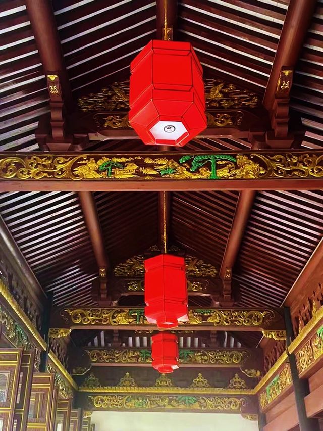 喧鬧景區中的寧靜處所：濮錦大酒店。