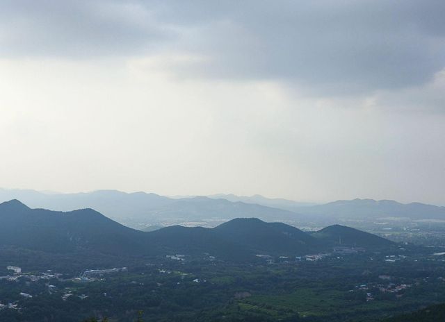 雲端之上·靈秀奇峰。