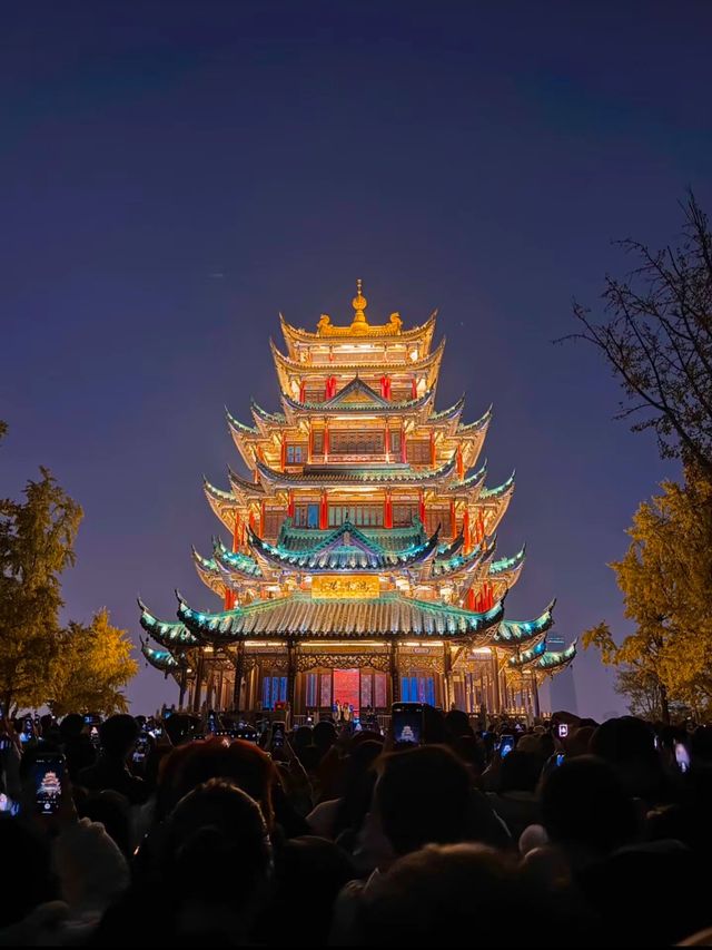 重慶式浪漫!鴻恩寺的亮燈儀式真的太美了!