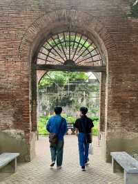 Fort Santiago: Enjoy Beauty Growing through Ancient Ruins!