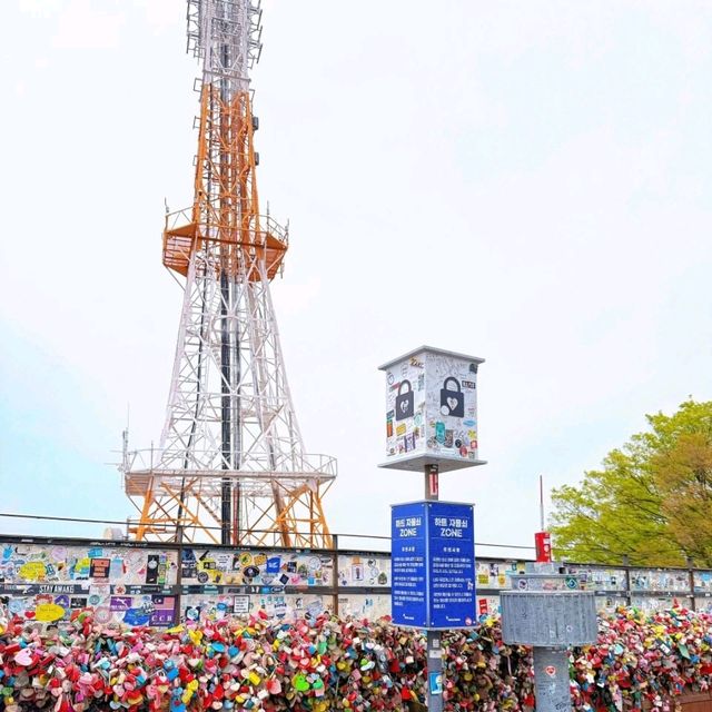 🇰🇷首爾一日游｜打卡首爾塔的浪漫儀式感！掛鎖、日落、夜景一次收藏✨ 