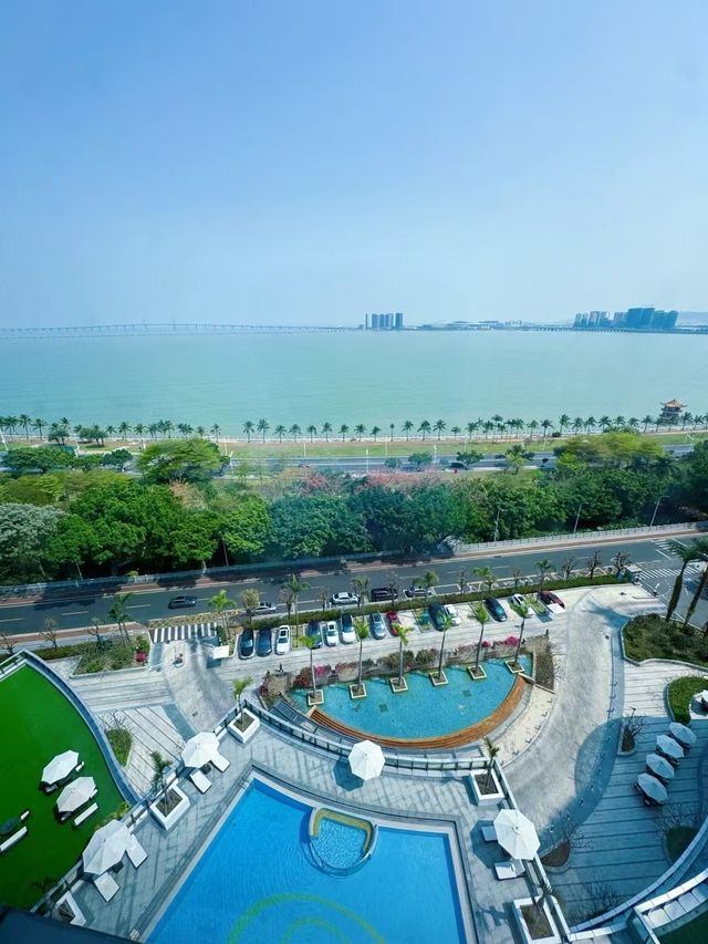 珠海海灣大酒店，躺擁南海海灣和港珠澳大橋