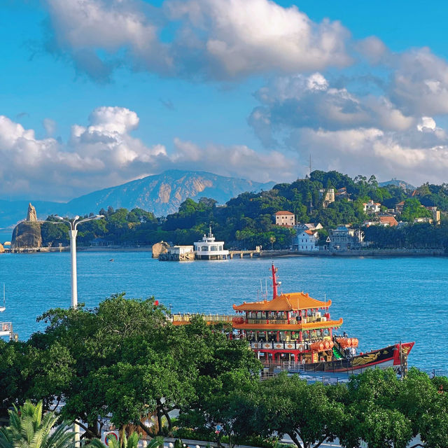 廈門必打卡星巴克｜在鷺江道上喝咖啡，看輪渡夕陽與鼓浪嶼海景