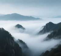 跳進廬山綠海！銀河瀑布洗滌盛夏。