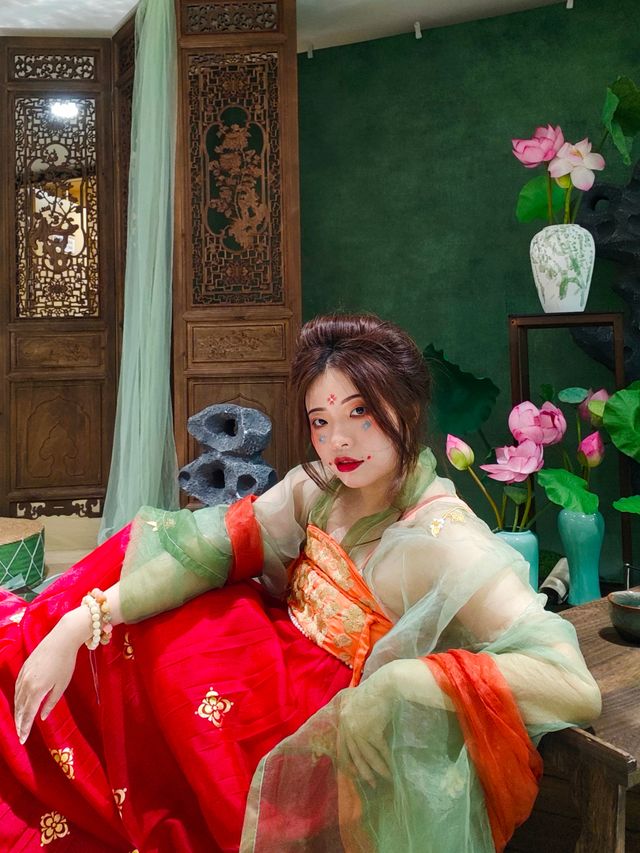 杭州總要嚟西湖邊影一次漢服啦！