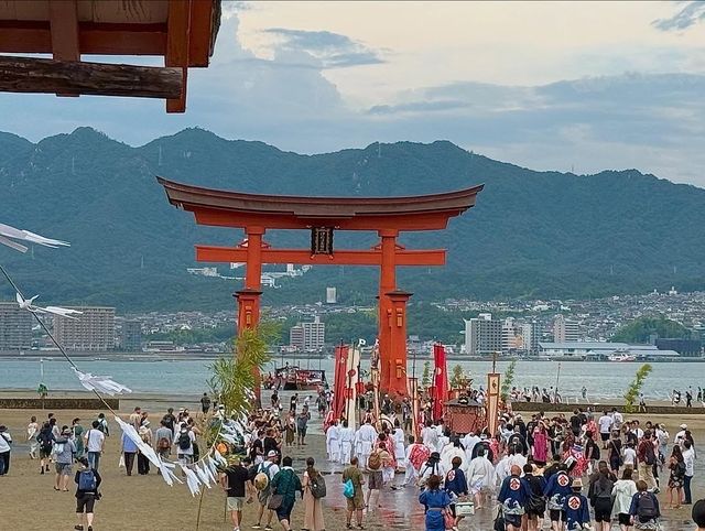 最靚嘅鳥居同嚴島神社管弦祭神儀式