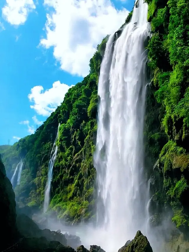 Break into the Heart of the Earth Waterfall! Maling River Canyon Nanny Guide, Take a Shower in 25℃ Rain!