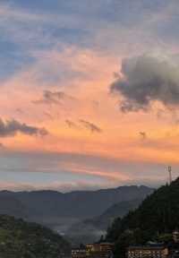 住進苗寨雲端！天合盛景讓我捨不得下山