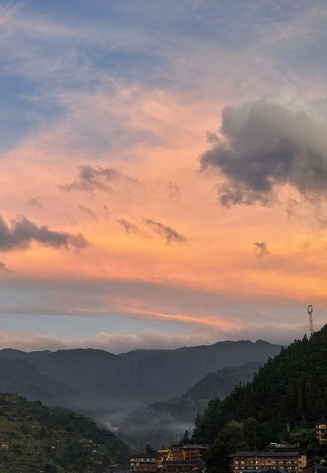 住進苗寨雲端！天合盛景讓我捨不得下山