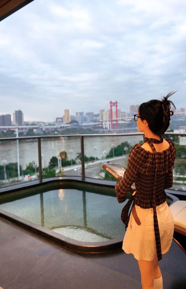 「壞女人」的歸宿，是南濱路上這套270°江景大院！