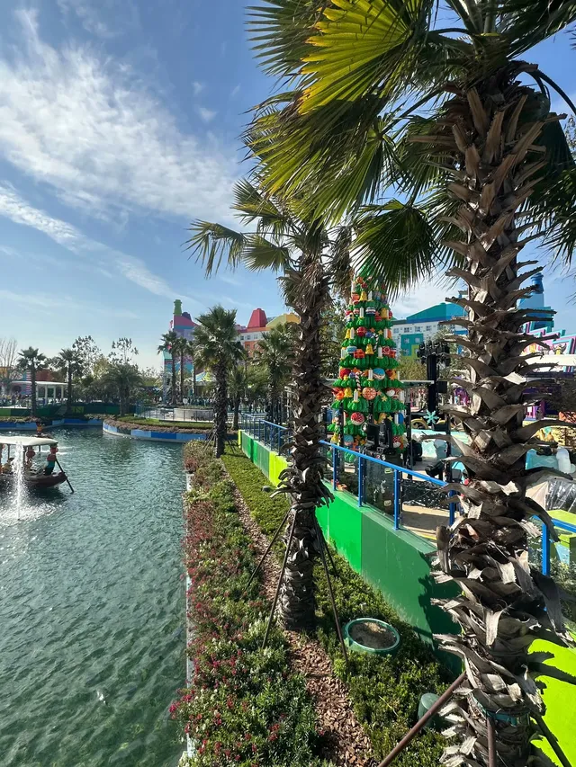 11.19樂高現狀....兩個小女生已崩潰 11.19樂高現狀....兩個小女生已崩潰