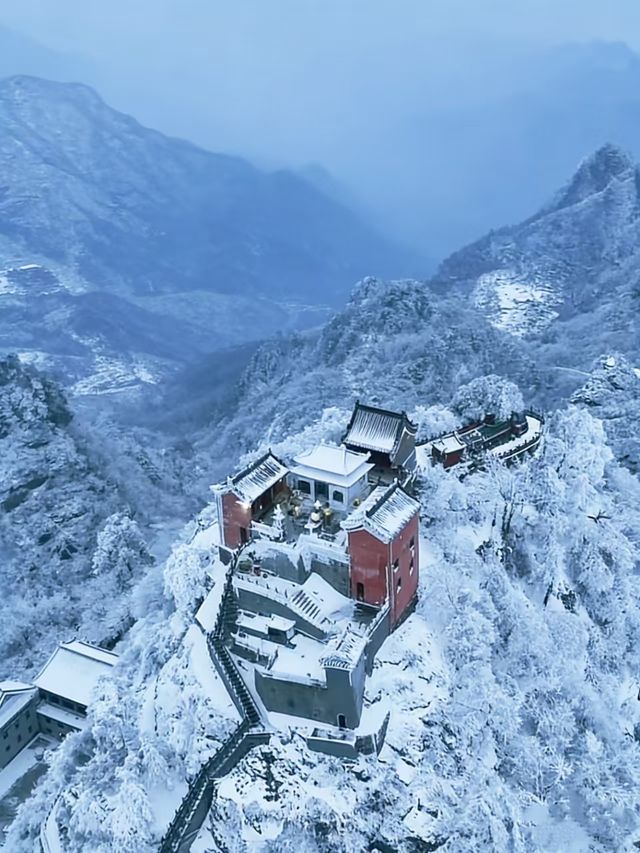 武當山冬日賞雪全攻略|紅牆金頂遇霧淞 武當山冬日賞雪全攻略|紅牆金頂遇霧淞