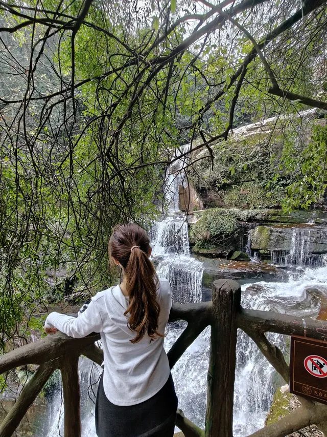 邛崍天台山徒步看瀑布 邛崍天台山徒步看瀑布