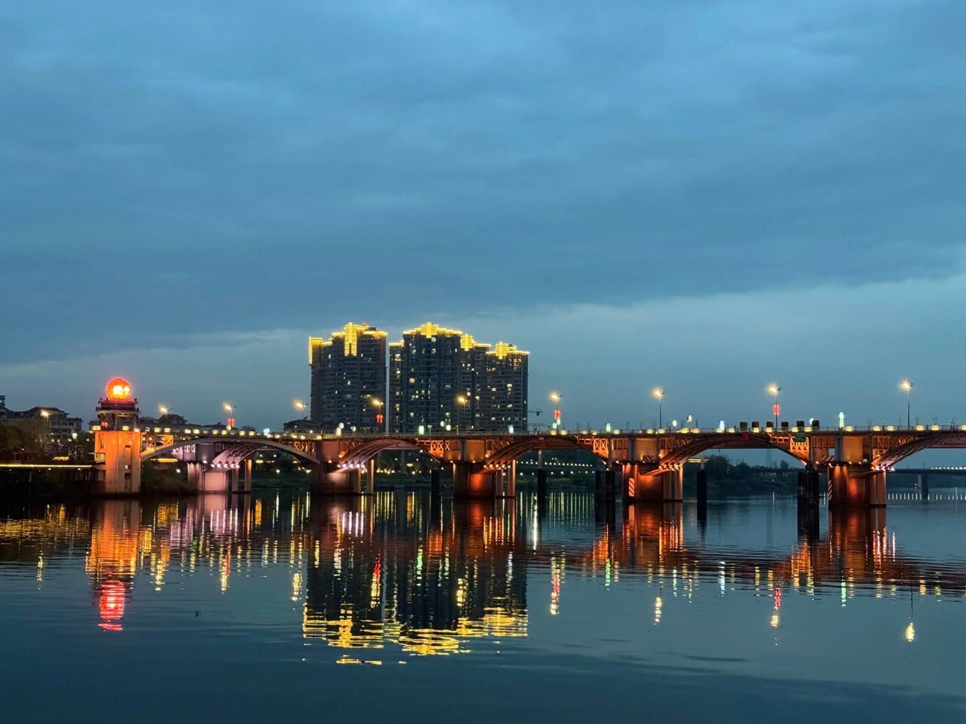 Attention, travel buddies! Did you know there’s such a low-key yet stunning city in Zhejiang? That’s right, it’s Lanxi, known as the “Green Gem of Central Zhejiang”! Here, not only are the mountains and waters breathtaking, but the cultural heritage is also rich, with many hidden treasure spots waiting to be discovered! ✨ Today, I bring you a super practical and down-to-earth Lanxi travel guide that guarantees fun and amazing photos to wow your friends on social media! 📸

· —【Top 5 Must-Visit Spots in Lanxi】——

1️⃣ Yiwu Jiangnan Tianchi🏞️  
Known as the “Little Jiuzhaigou,” this place boasts clear mountains and waters, cascading waterfalls, and great hiking trails! Come here to cool off in summer, enjoy the red leaves in autumn, and appreciate the beauty of all four seasons. Don’t forget your sneakers and camera!

2️⃣ Lanxi Ancient City🏯  
Stroll through the old streets of the ancient city and soak in the rich Jiangnan charm. From local snacks and handicrafts to artsy shops, everything is here. Take your time wandering and savoring the slow life vibe.

3️⃣ Siming Mountain National Forest Park🌲  
Escape the city noise and step into a sea of green. The air is fresh, perfect for hiking, camping, and shooting stunning photos. The morning mist and sunset-lit mountains will definitely leave you enchanted.

4️⃣ Dafo Temple🙏  
A thousand-year-old ancient temple with thriving incense offerings, experience the tranquility and solemnity of Buddhist culture. The serene temple environment is a great place for spiritual cleansing.

5️⃣ Lanxi Food Street🍜  
Authentic Central Zhejiang flavors like Qianzhangbao (tofu skin rolls), yellow wine chicken, stinky tofu... a paradise for foodies! Recommended are the “old brand” small eateries with authentic taste and affordable prices.

· —【Travel Tips】——  
🚗 Transportation: Lanxi is conveniently accessible by high-speed rail and long-distance buses. City buses and taxis are also handy. Renting an electric scooter is recommended for freer exploration of rural and mountain roads.  
🏨 Accommodation: There are diverse options in the city and near scenic spots. Highly recommend cost-effective homestays to experience local life.  
📅 Best Time to Visit: Spring and autumn offer pleasant weather; summer is great for mountain cooling; winter sometimes brings snowy scenery, adding a unique charm.  
📸 Photo Tips: Early morning at Yiwu Jiangnan Tianchi and evening at the ancient city’s old streets are perfect for photography. Bring wide-angle and telephoto lenses to capture different moods.

· —【Travel Hacks】——  
✨ Start early to avoid peak crowds and enjoy exclusive tranquility.  
✨ Try more local specialties and don’t be afraid of “food fails”—Lanxi’s cuisine will pleasantly surprise you!  
✨ Chat with locals to hear their stories about Lanxi, making your trip warmer and more meaningful.

Lanxi, the Green Gem of Central Zhejiang, offers not only stunning natural scenery but also profound cultural warmth. Here, you’ll discover a different side of Zhejiang, full of positive energy and surprises waiting for you! 🌟

Save this guide and set off with your friends! The beauty of Lanxi is waiting for you to explore! ❤️


Like this guide? Don’t forget to like + follow! Leave a comment telling me where you want to go most, and I’ll help you uncover more hidden travel gems! 📩