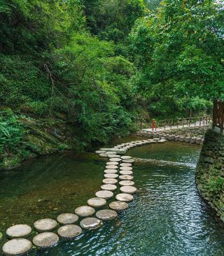 武漢から1.5時間で行ける「湖北の小九寨」