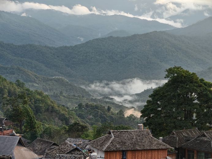 雲海の仙境で日の出チェックインスポット | Trip.com 瀾滄ラフ族自治県