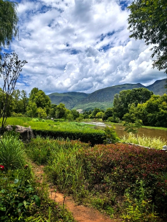 A Stroll Through a Hidden Ancient Town on the Tea Horse Road.