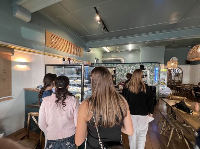 但尼丁早午餐推薦The Perc Cafe，海鮮巧達濃湯真的超好喝呀～海鮮料超多又香濃💕💕
