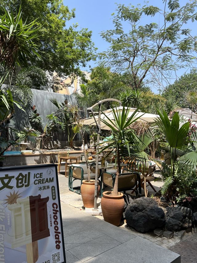 南頭古城內的出片率極高後花園🌴🌸🌳🌼☘️🌺🌱