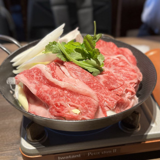 [โอซาก้า นัมบะ] สุกี้ยากี้เนื้อดำญี่ปุ่นราคาย่อมเยาที่ร้าน Taishu Sukiyaki Hokuto GEMS Namba