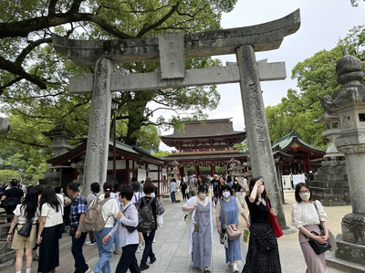 福岡・太宰府天満宮。2026年頃まで(予定)3年限定の『仮殿』参拝 福岡・太宰府天満宮。2026年頃まで(予定)3年限定の『仮殿』参拝