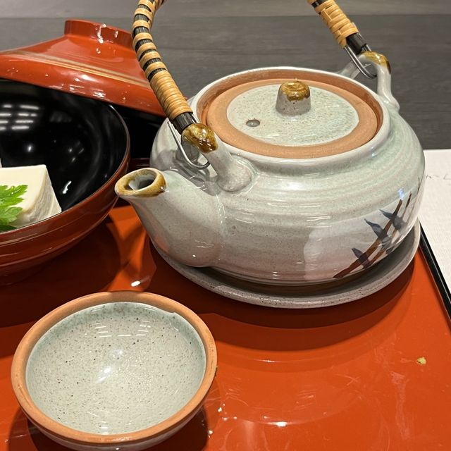【京都・祇園四条】8種のおちょこ丼ランチが味わえる「祇園かんかんでり麗」