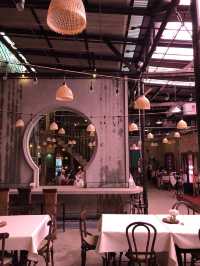 โรงปี๊บ คาเฟ่บรรยากาศคลาสสิคที่ปัตตานี